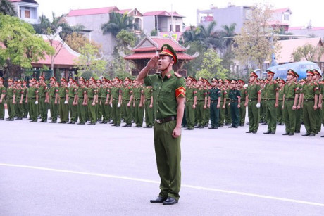 Xem màn huấn luyện bài bản của học viên trường cảnh sát - Ảnh 8 Xem man huan luyen bai ban cua hoc vien truong canh sat - Anh 8
