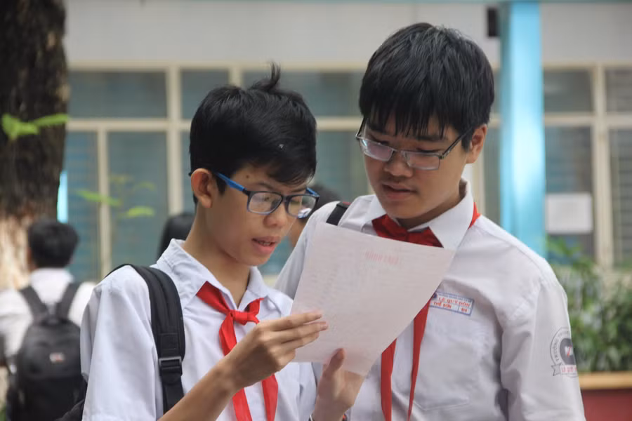 Học sinh dự kỳ thi vào lớp 10 tại TP.HCM năm 2019. Ảnh minh hoạ 