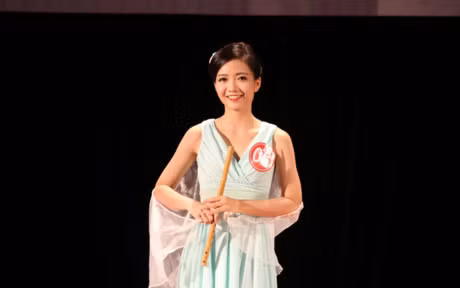 Ngan ngo truoc net nhu mi cua co giao tai nang duyen dang Phan Hong Anh - Anh 15