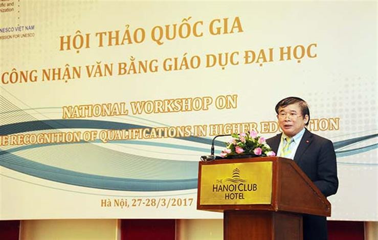 Thứ trưởng Bùi Văn Ga phát biểu chỉ đạo Hội thảo 