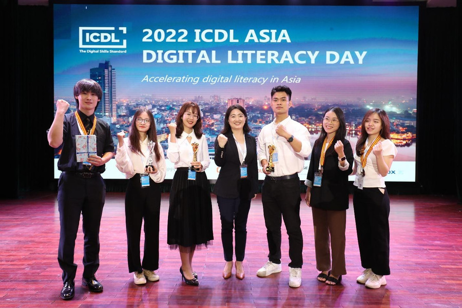 Thí sinh Việt Nam đạt thành tích cao tại cuộc thi ICDL Digital Challenge 2022. Thí sinh Việt Nam đạt thành tích cao tại cuộc thi ICDL Digital Challenge 2022.