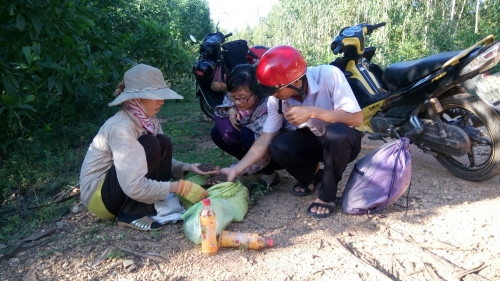 Cả làng ‘kiếm’ tiền tỷ nhờ vào rừng nhặt… của rơi - Ảnh 3 Cả làng ‘kiếm’ tiền tỷ nhờ vào rừng nhặt… của rơi - Ảnh 3