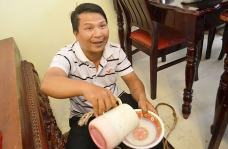 Giếng nước của gia đình ông Nguyễn Văn Hoa nóng lên bất thường. Đây là trường hợp nước giếng nóng bất thường được ghi nhận đầu tiên tại Đà Lạt.