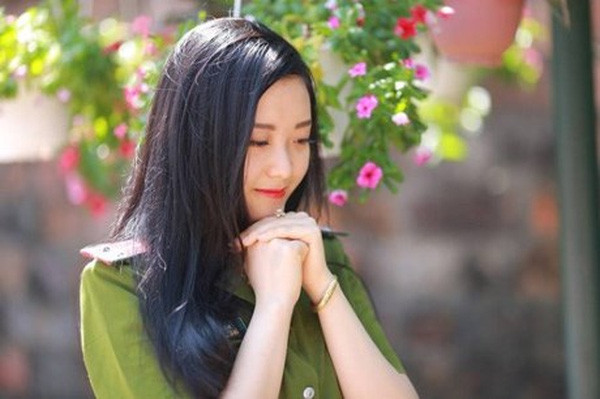 Những cô nàng cảnh sát xinh đẹp, tài giỏi khiến người ta đứng ngồi không yên Những cô nàng cảnh sát xinh đẹp, tài giỏi khiến người ta đứng ngồi không yên