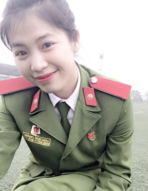Những cô nàng cảnh sát xinh đẹp, tài giỏi khiến người ta đứng ngồi không yên Những cô nàng cảnh sát xinh đẹp, tài giỏi khiến người ta đứng ngồi không yên