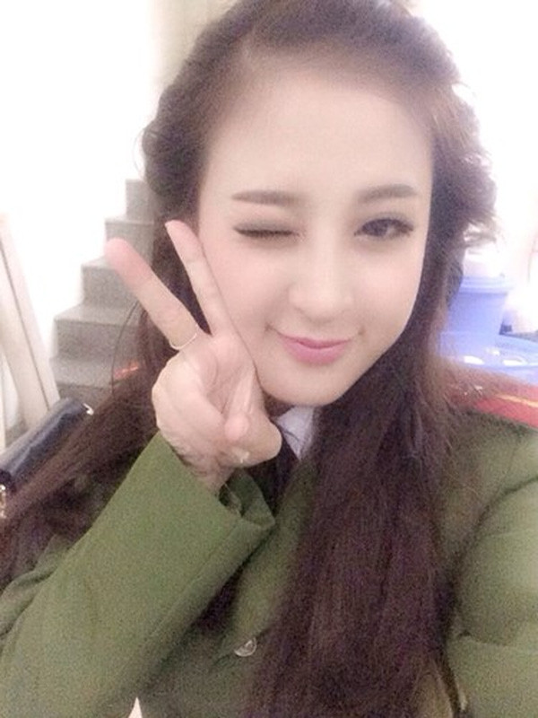 Những cô nàng cảnh sát xinh đẹp, tài giỏi khiến người ta đứng ngồi không yên Những cô nàng cảnh sát xinh đẹp, tài giỏi khiến người ta đứng ngồi không yên