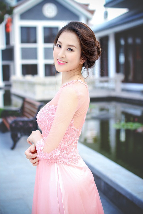 Những cô nàng cảnh sát xinh đẹp, tài giỏi khiến người ta đứng ngồi không yên Những cô nàng cảnh sát xinh đẹp, tài giỏi khiến người ta đứng ngồi không yên