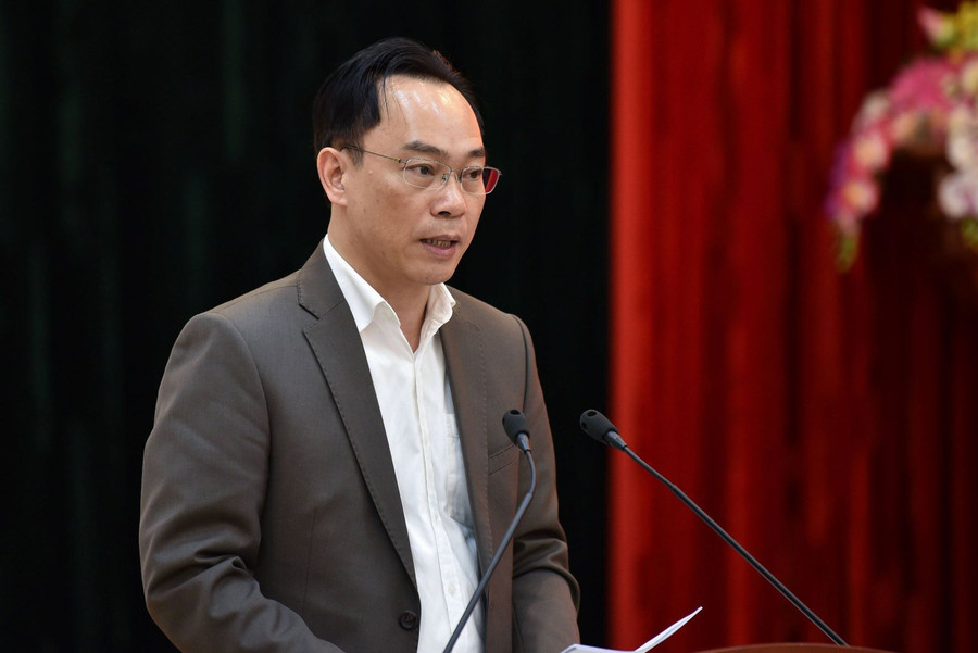 Thứ trưởng Hoàng Minh Sơn báo cáo tình hình thực hiện nhiệm vụ của Bộ GD&ĐT. Thứ trưởng Hoàng Minh Sơn báo cáo tình hình thực hiện nhiệm vụ của Bộ GD&ĐT.