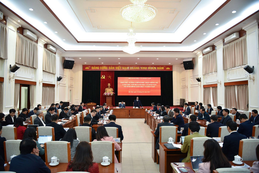 Toàn cảnh buổi làm việc. Toàn cảnh buổi làm việc.