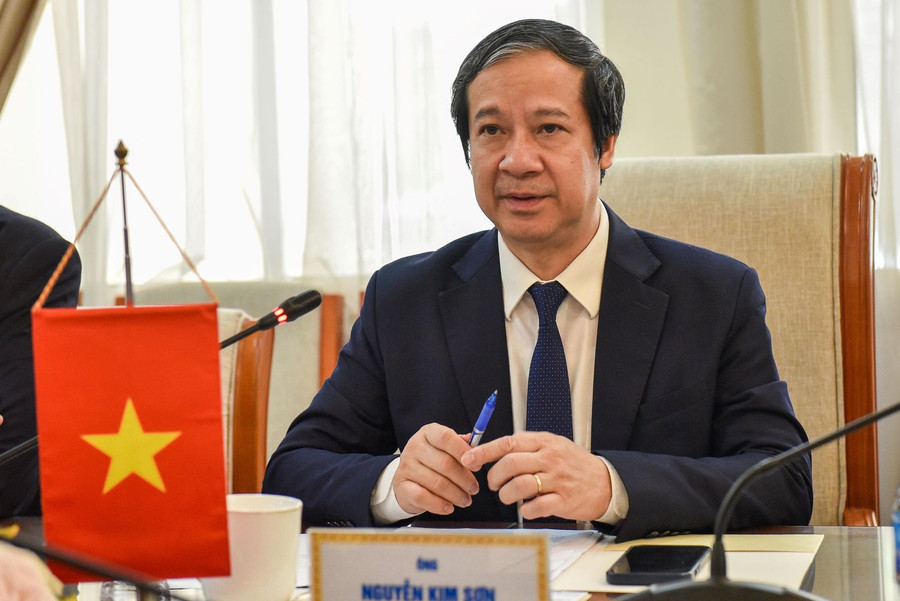 Bộ trưởng Nguyễn Kim Sơn. Bộ trưởng Nguyễn Kim Sơn.
