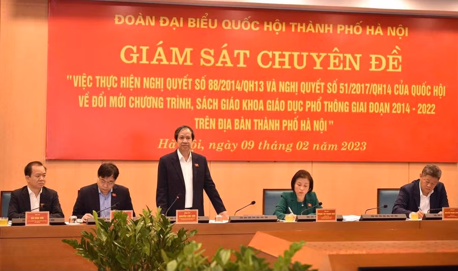 Bộ trưởng Nguyễn Kim Sơn phát biểu tại buổi làm việc của đoàn ĐBQH TP. Hà Nội với UBND TP. Hà Nội. 