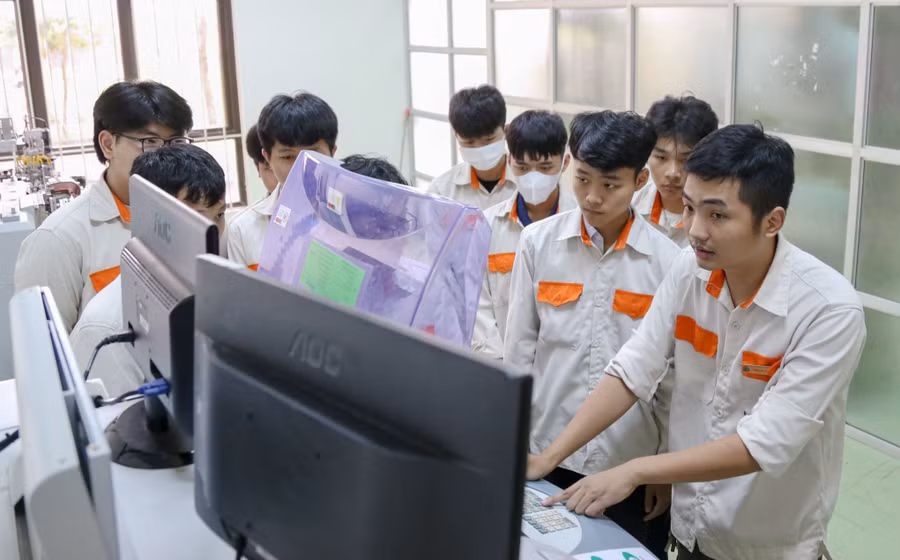 Nhiều học sinh lựa chọn học nghề ngay sau khi tốt nghiệp THCS. 