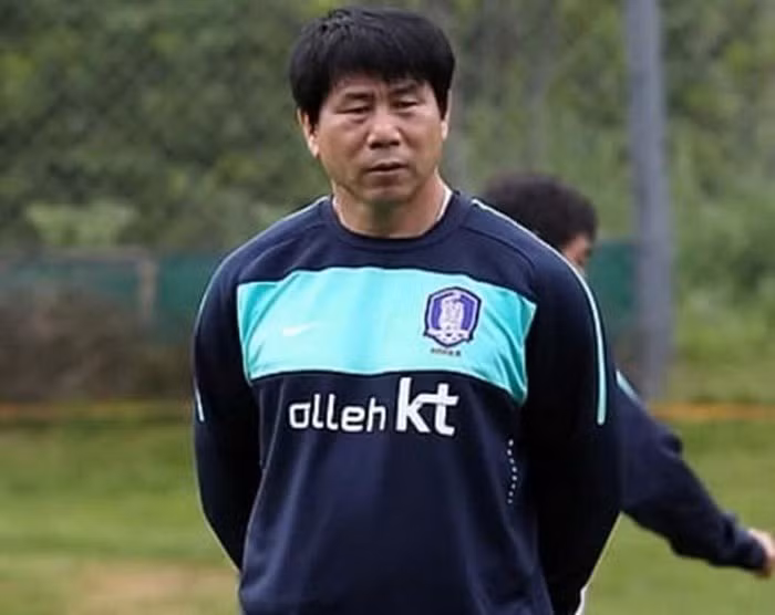 HLV thủ môn Kim Hyun-tae, người được thầy Park tiến cử với VFF.