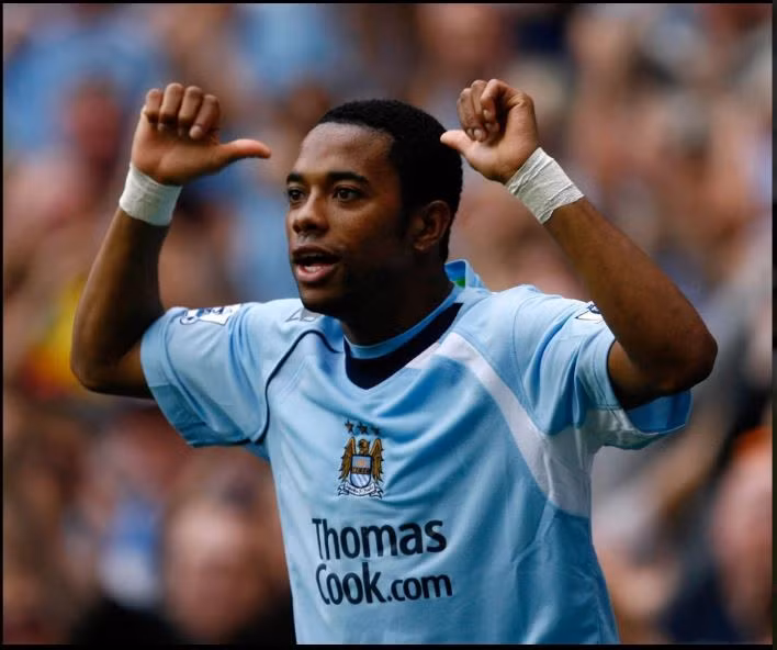 Man City đã phá kỷ lục chuyển nhượng bóng đá Anh khi chiêu mộ Robinho vào thời điểm năm 2008.