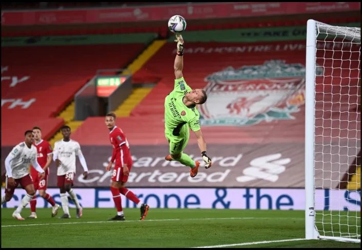 Thủ thành Bernd Leno thi đấu “xuất quỷ nhập thần” nhiều lần cứu cho Arsenal khỏi những bàn thua trông thấy.