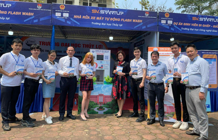 Sinh viên Trường ĐH Thủy lợi tại cuộc SV.STARTUP do Bộ GD&ĐT phối hợp với các đơn vị tổ chức. Sinh viên Trường ĐH Thủy lợi tại cuộc SV.STARTUP do Bộ GD&ĐT phối hợp với các đơn vị tổ chức.