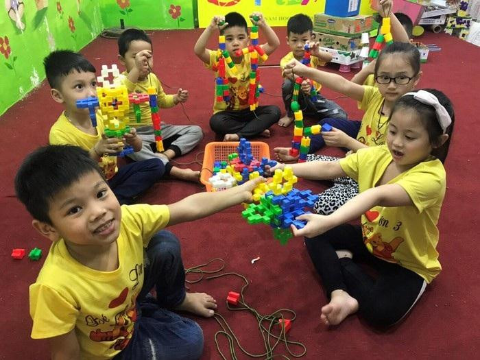 Để giáo dục STEM trong trường tiểu học phát triển cần sự đầu tư về cơ sở vật chất, trang thiết bị dạy học. Ảnh minh họa