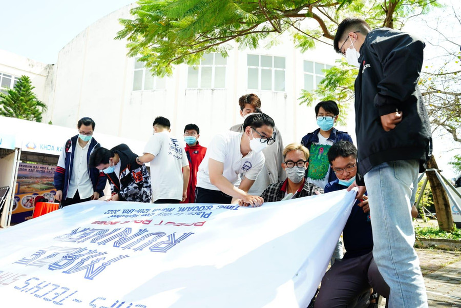 Các trường đại học đang có sự dịch chuyển trong đào tạo theo hướng tích hợp đào tạo kỹ năng, rèn luyện thái độ cho sinh viên. Các trường đại học đang có sự dịch chuyển trong đào tạo theo hướng tích hợp đào tạo kỹ năng, rèn luyện thái độ cho sinh viên.