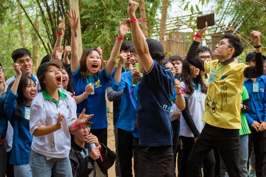 Sinh viên Trường ĐH Bách khoa, ĐH Đà Nẵng tham gia tập huấn kỹ năng hoạt động Đoàn và Đội, nhóm.