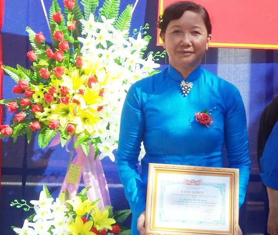 Cô Nguyễn Thị Mỹ Dung là giáo viên của tỉnh Trà Viinh có vinh dự được cùng đoàn nhà giáo tiêu biểu tiếp kiến Phó Chủ tịch nước năm 2016 Cô Nguyễn Thị Mỹ Dung là giáo viên của tỉnh Trà Viinh có vinh dự được cùng đoàn nhà giáo tiêu biểu tiếp kiến Phó Chủ tịch nước năm 2016