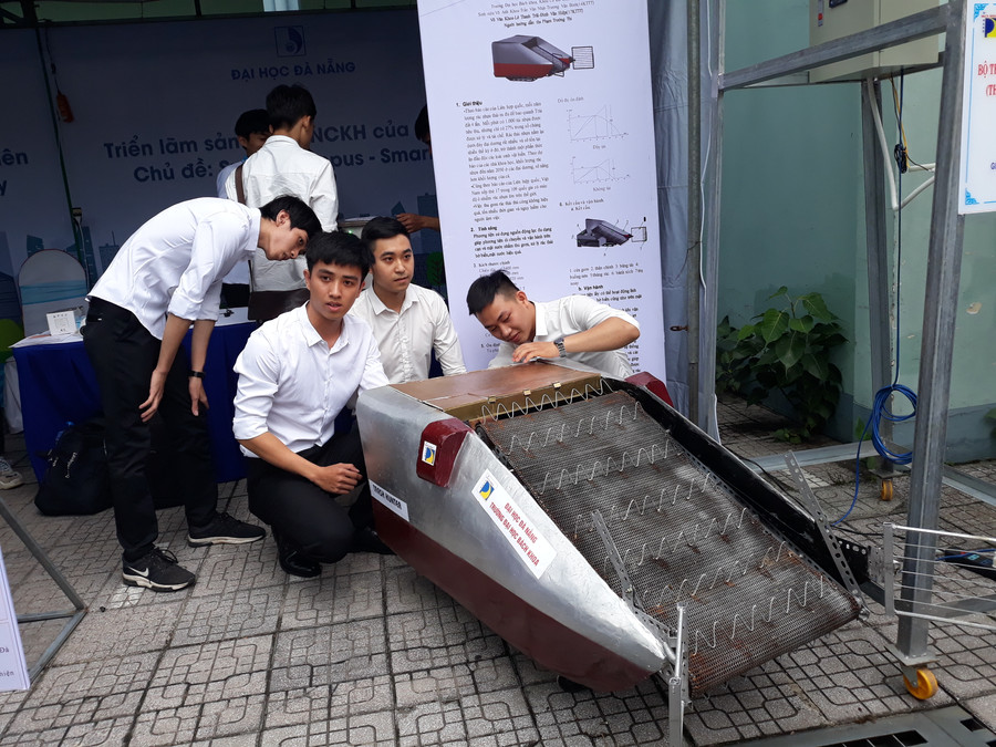 Mô hình thủy bộ thu gom rác thải bãi biển, mặt nước được đánh giá là có tính ứng dụng cao tại các khách sạn, resort và vệ sinh bãi biển, mặt nước… Mô hình thủy bộ thu gom rác thải bãi biển, mặt nước được đánh giá là có tính ứng dụng cao tại các khách sạn, resort và vệ sinh bãi biển, mặt nước…