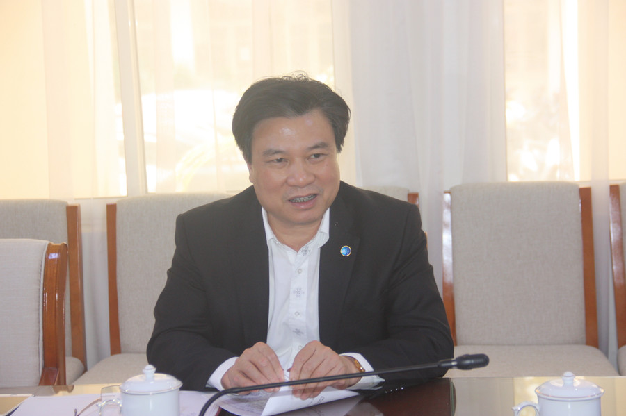 Thứ trưởng Bộ GD&ĐT Nguyễn Hữu Độ phát biểu tại hội thảo