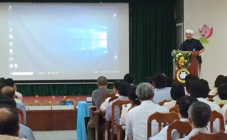 Ông Dương Trung Quốc đề dẫn định hướng nội dung Giáo dục địa phương tại hội thảo