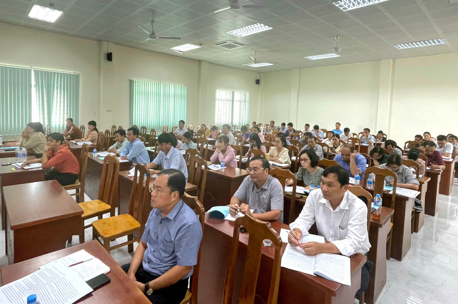 Đại biểu tham dự lớp bồi dưỡng.