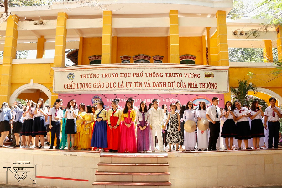 Một tiết mục văn nghệ trong ngày hội. Ảnh: CLB Nhiếp ảnh Trường Trưng Vương