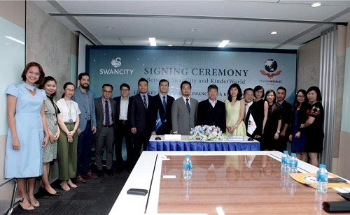 Các đại biểu dự lễ ký kết Các đại biểu dự lễ ký kết