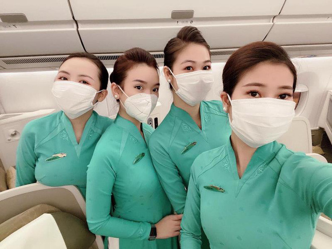 Tâm sự xúc động của người cha có con gái là tiếp viên hàng không giữa mùa dịch Tâm sự xúc động của người cha có con gái là tiếp viên hàng không giữa mùa dịch
