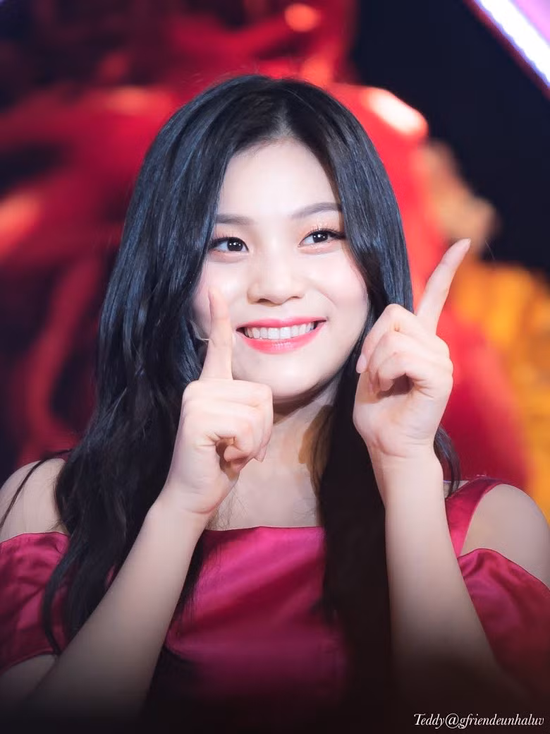 Umji vừa xinh đẹp vừa đáng yêu cùng đôi má phúng phính của mình.