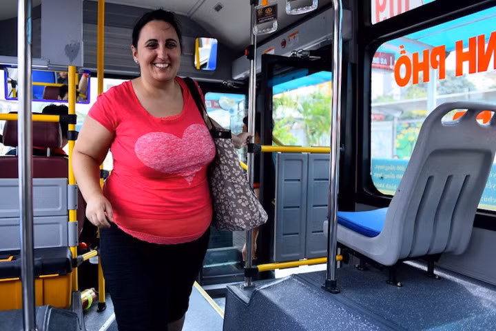 Dứt cảnh khách đi xe bus bị mời xuống vì trả 50.000 đồng