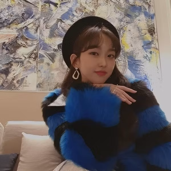 Phong cách thời trang chất lừ của rich kid ngang ngược, sang chảnh nhất "Penthouse" ảnh 9