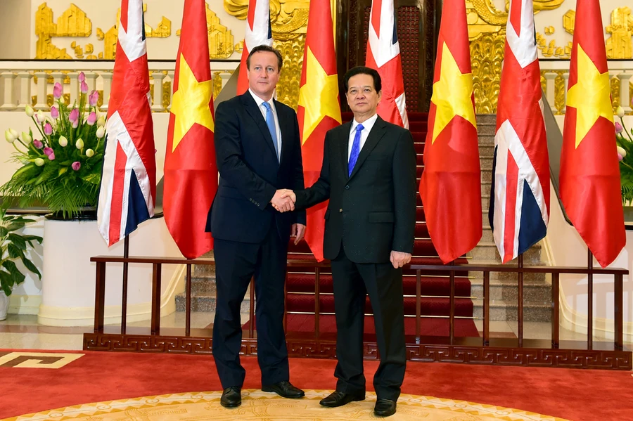 Lễ đón Thủ tướng Liên hiệp Vương quốc Anh và Bắc Ireland David Cameron 