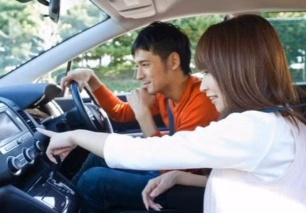 Sáng chở vợ đi làm, trưa đón tình nhân đi khách sạn