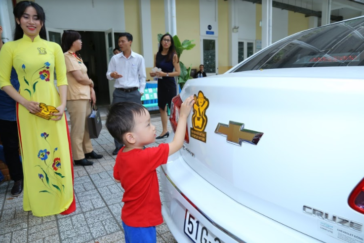 Chung tay vì sự an toàn cho trẻ em khi ngồi trên ô tô ảnh 4