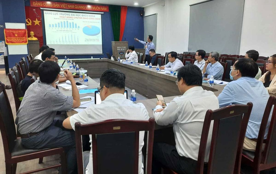 Một hội thảo chuyên sâu của Trường ĐH Bách khoa - ĐHQG TPHCM nhằm nâng cao năng lực hoạt động chuyển giao. Ảnh: ITN Một hội thảo chuyên sâu của Trường ĐH Bách khoa - ĐHQG TPHCM nhằm nâng cao năng lực hoạt động chuyển giao. Ảnh: ITN