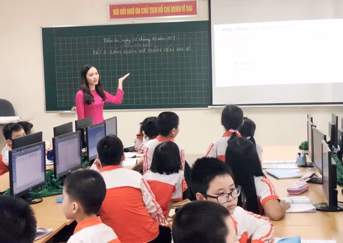 Trong giờ Tin học tại Trường Tiểu học Trưng Vương (Hoàn Kiếm, Hà Nội).