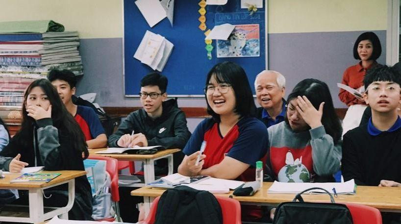 TS Nguyễn Văn Hòa dự giờ tại một lớp học của Trường THPT Nguyễn Bỉnh Khiêm. Ảnh: NTCC TS Nguyễn Văn Hòa dự giờ tại một lớp học của Trường THPT Nguyễn Bỉnh Khiêm. Ảnh: NTCC