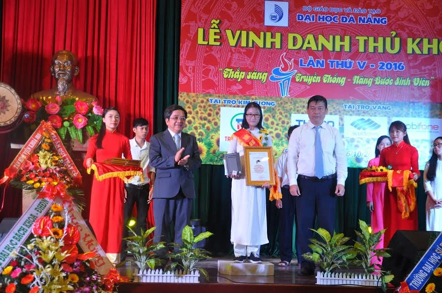 Đại học Đà Nẵng vinh danh thủ khoa lần thứ V – năm 2016