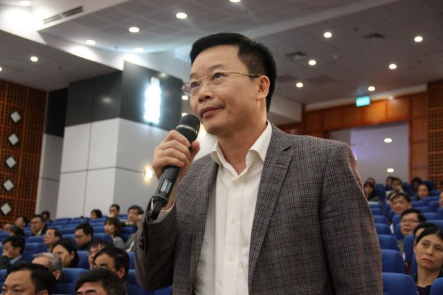 Đại biểu phát biểu tại điểm cầu Hà Nội. Đại biểu phát biểu tại điểm cầu Hà Nội.