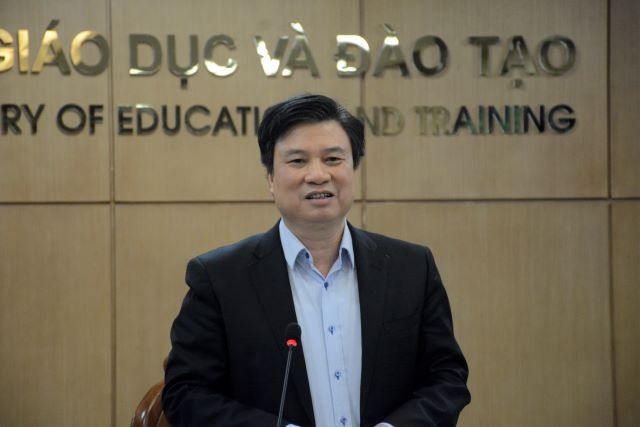 Thứ trưởng Bộ GD&ĐT Nguyễn Hữu Độ phát biểu tại phiên họp. Thứ trưởng Bộ GD&ĐT Nguyễn Hữu Độ phát biểu tại phiên họp.