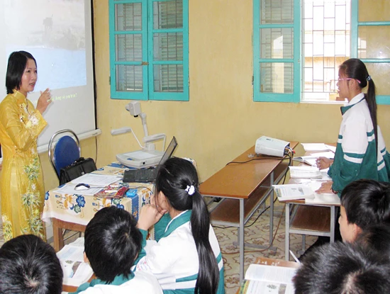 Ứng dụng CNTT làm hấp dẫn bài giảng Vật lý