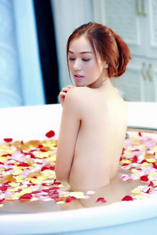 Sao Việt chuộng khoe ảnh ướt át trong bồn tắm ảnh 16 Sao Việt chuộng khoe ảnh ướt át trong bồn tắm ảnh 16