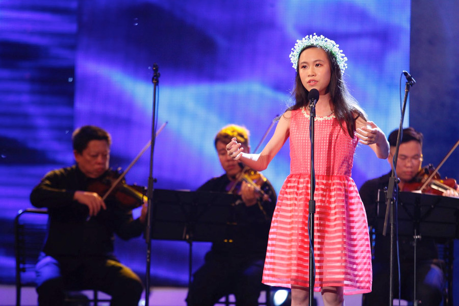 Việt Hương - Trấn Thành bị thu hút bởi ảo thuật gia trẻ ảnh 8 Việt Hương - Trấn Thành bị thu hút bởi ảo thuật gia trẻ ảnh 8