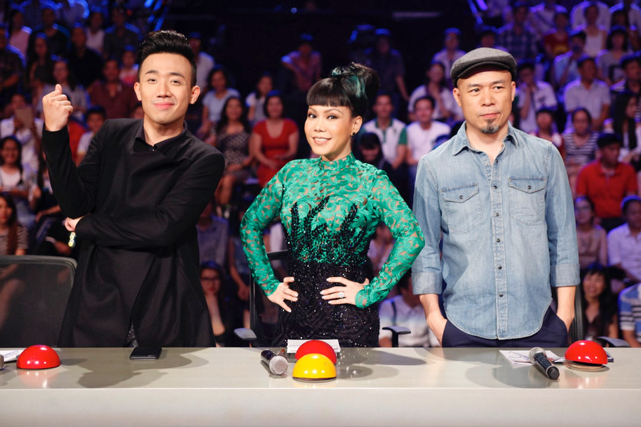 Việt Hương - Trấn Thành bị thu hút bởi ảo thuật gia trẻ ảnh 1 Việt Hương - Trấn Thành bị thu hút bởi ảo thuật gia trẻ ảnh 1