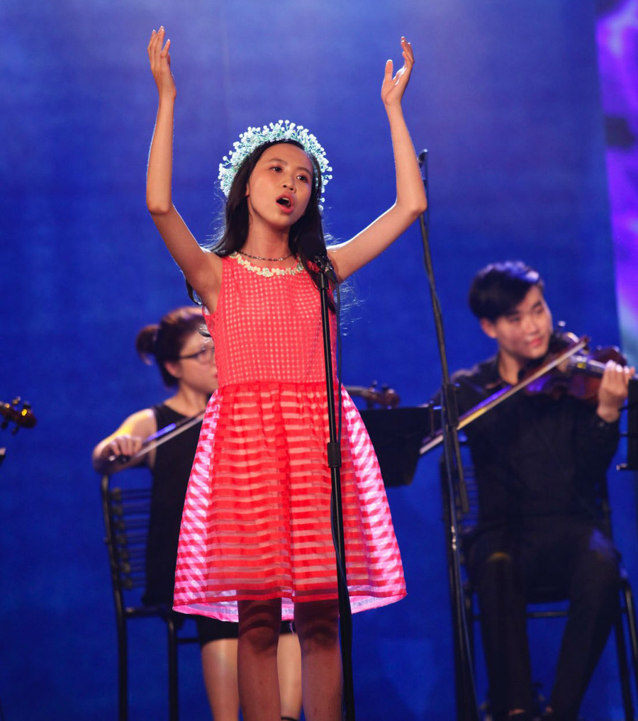 Việt Hương - Trấn Thành bị thu hút bởi ảo thuật gia trẻ ảnh 9 Việt Hương - Trấn Thành bị thu hút bởi ảo thuật gia trẻ ảnh 9