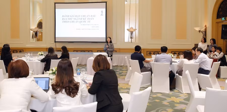 TS Phạm Thị Tuyết Nhung tham gia tập huấn đánh giá mức độ đạt chuẩn đầu ra theo kinh nghiệm quốc tế cho các chương trình đào tạo kế toán của đại học Việt Nam.