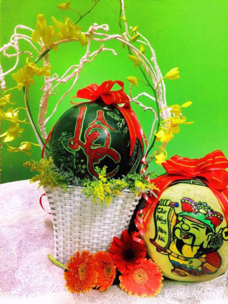 Dua hau tia hinh doc la gia nua trieu dong don Tet - Anh 1